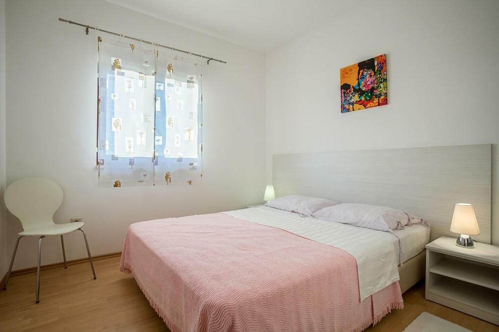 Apartment Jelena *